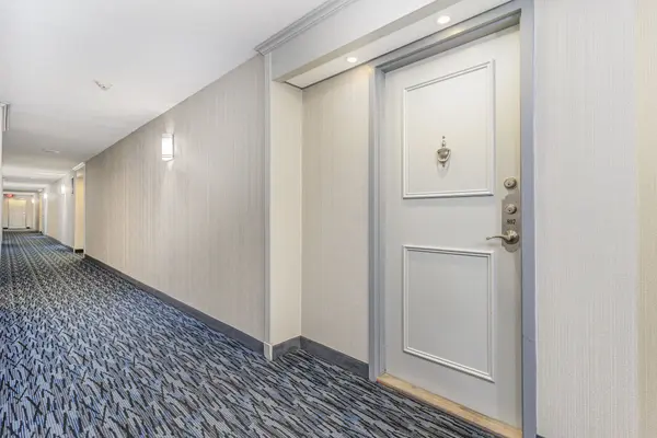 7440 Bathurst ST #807, Vaughan, ON L4J 7K8