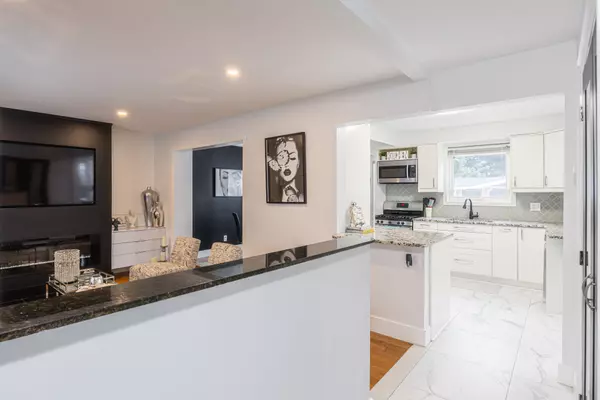 Ajax, ON L1S 1J9,32 Harland CRES