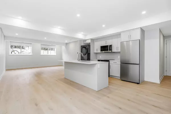 Carlington - Central Park, ON K1Z 8G6,1267 Summerville AVE #2