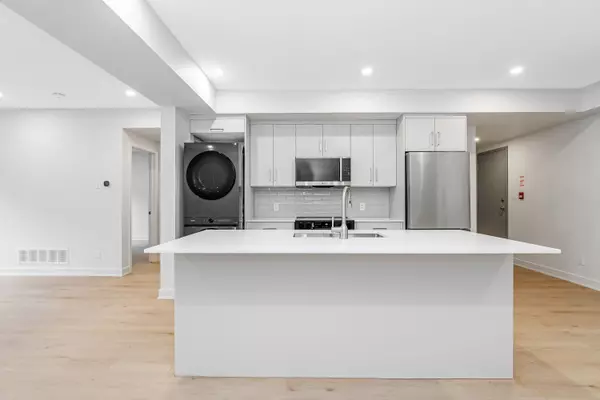 Carlington - Central Park, ON K1Z 8G6,1267 Summerville AVE #2