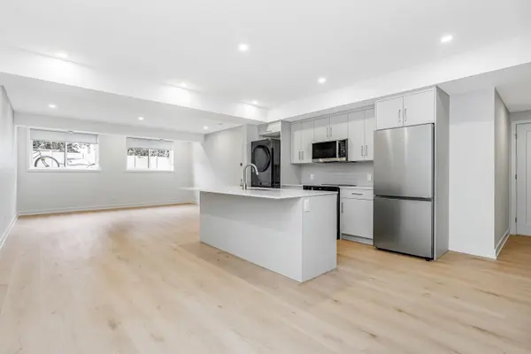 Carlington - Central Park, ON K1Z 8G6,1267 Summerville AVE #2