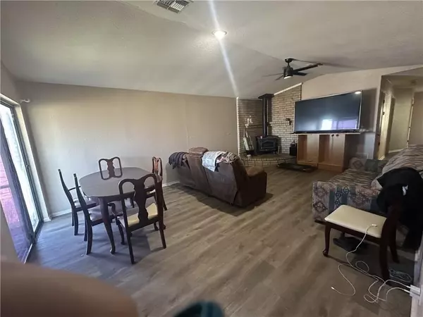 Rogers, TX 76569,9796 E US HWY 190 Highway