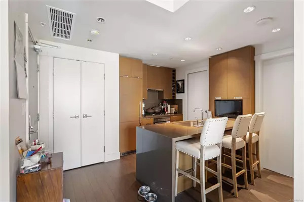 Victoria, BC V9A 0E7,83 Saghalie Rd #705