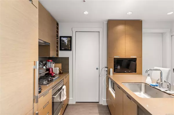 Victoria, BC V9A 0E7,83 Saghalie Rd #705