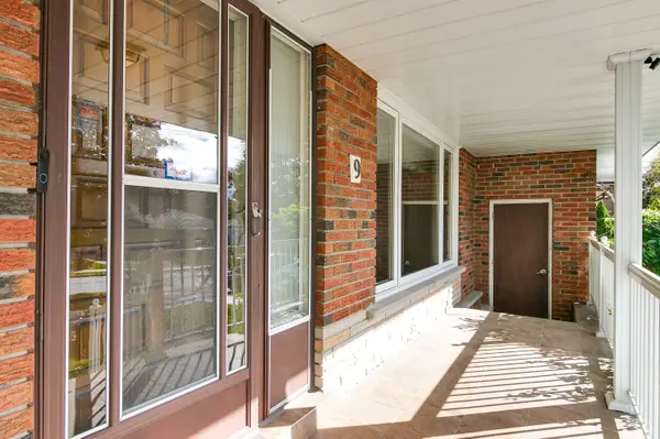 Toronto W05, ON M9L 2N2,9 Larchmere AVE