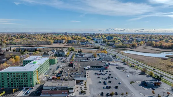 Kingston, ON K7M 4X4,1300 Bath RD #B2