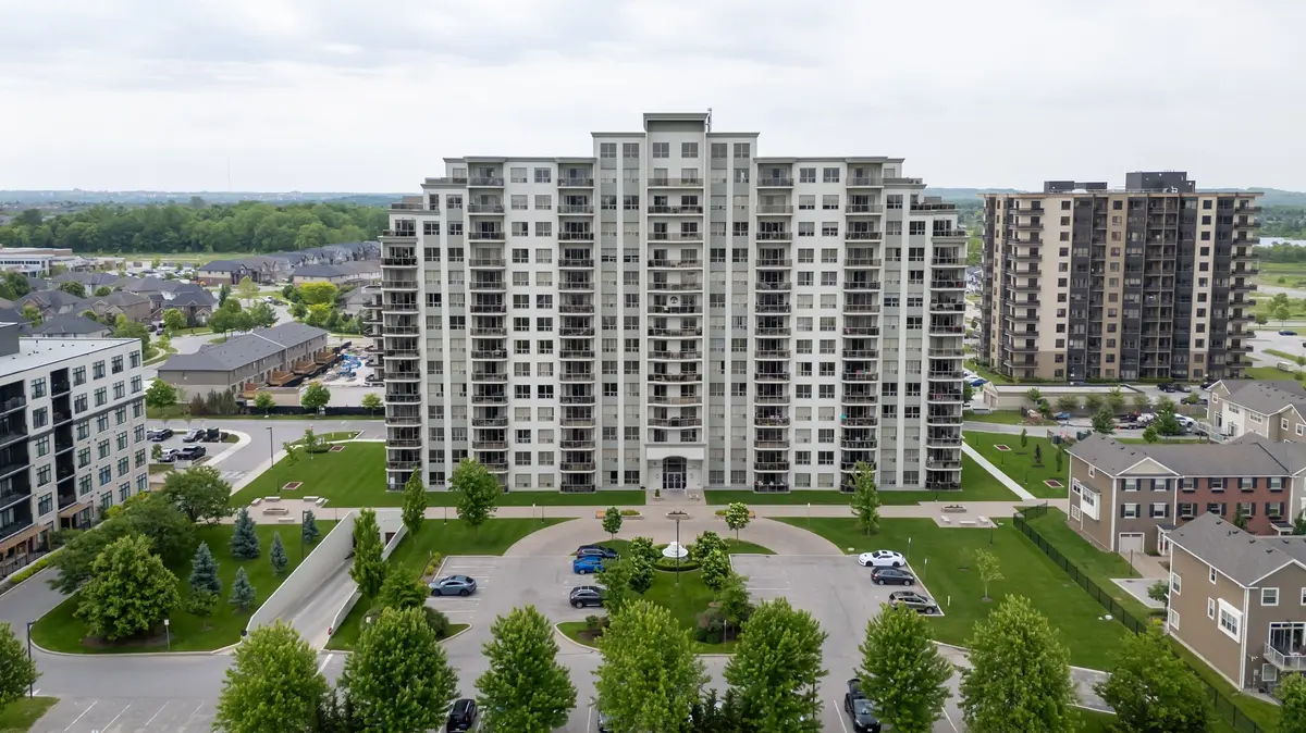 London North, ON N6G 0G5,1030 Coronation DR #303