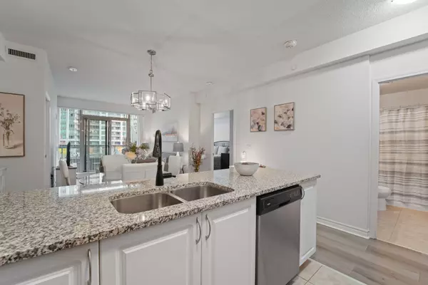 Mississauga, ON L5B 0G9,349 Rathburn RD W #207