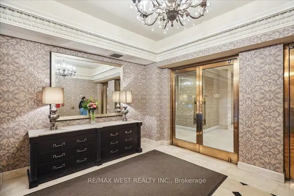 22 Leader LN #545, Toronto C08, ON M5E 0B2