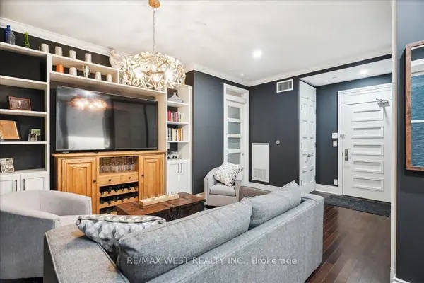 22 Leader LN #545, Toronto C08, ON M5E 0B2