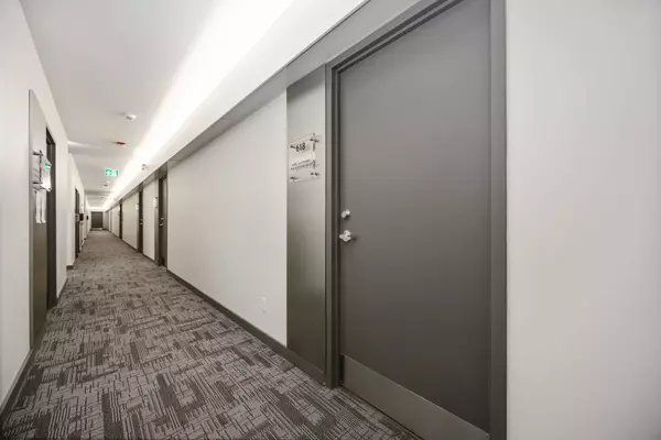 Toronto C12, ON M3B 3J5,220 Duncan Mill RD #618