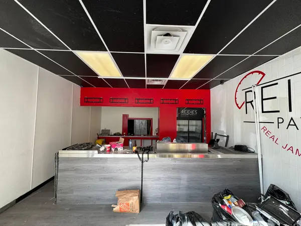 Toronto W04, ON M6E 2G8,1606 Eglinton AVE W