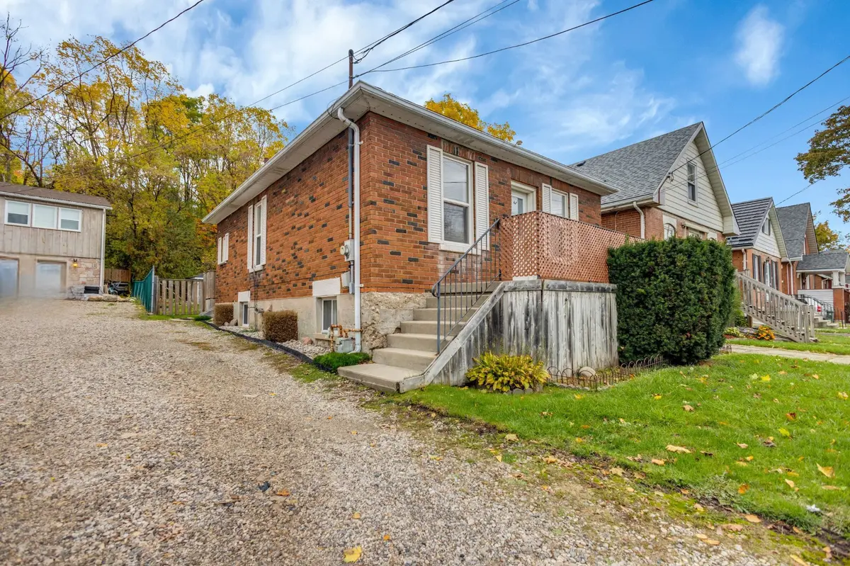 Guelph, ON N1E 2X3,124 Elizabeth ST