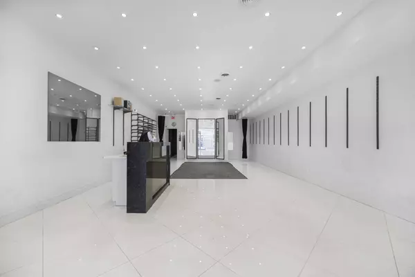 Toronto C04, ON M5M 4A4,1982 Avenue RD