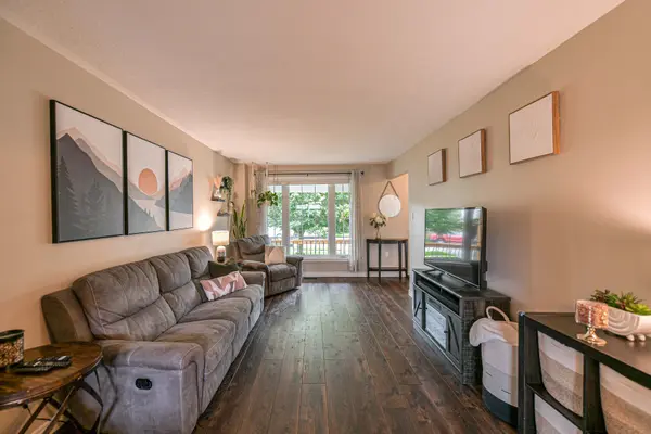 Orillia, ON L3V 7Y3,46 Courtney CRES