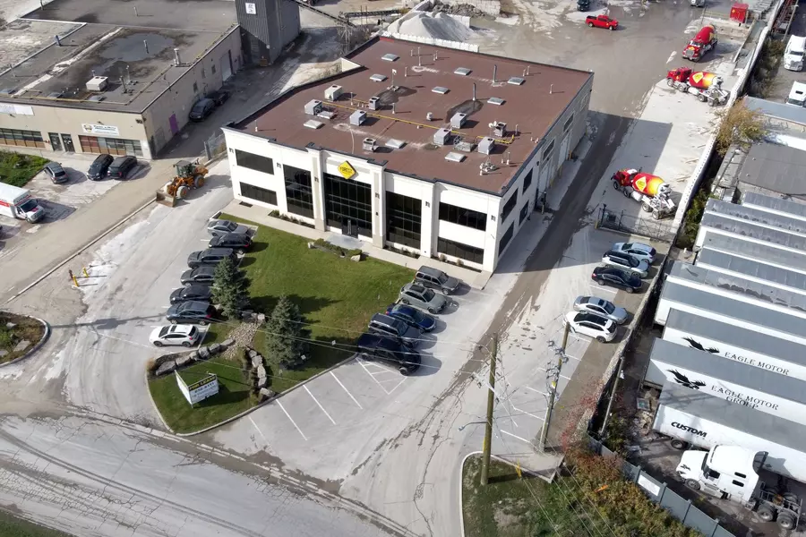 8 Cadetta RD #1B, Brampton, ON L6P 0X4