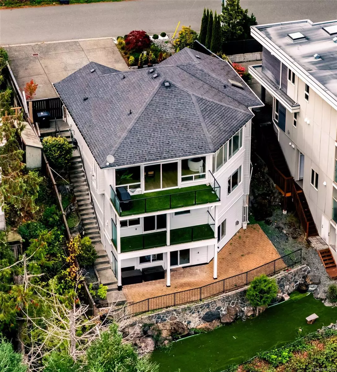 Colwood, BC V9C 2X4,3346 Ravenwood Rd