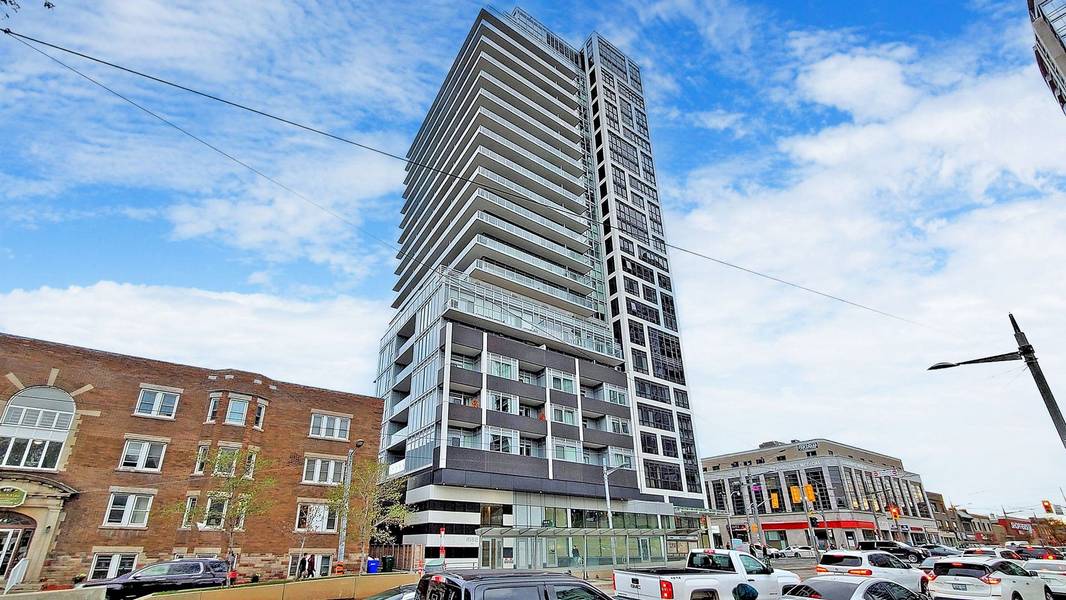 501 St. Clair AVE W #204, Toronto C02, ON M5P 0A2