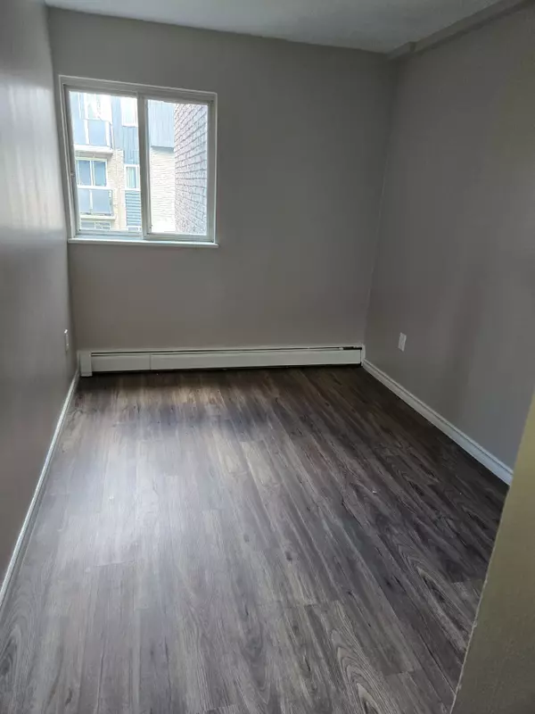 North Perth, ON N4W 1S4,601 Barber AVE N #201