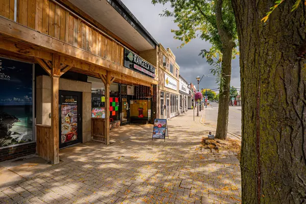 Niagara Falls, ON L2E 2L9,4681 Queen ST