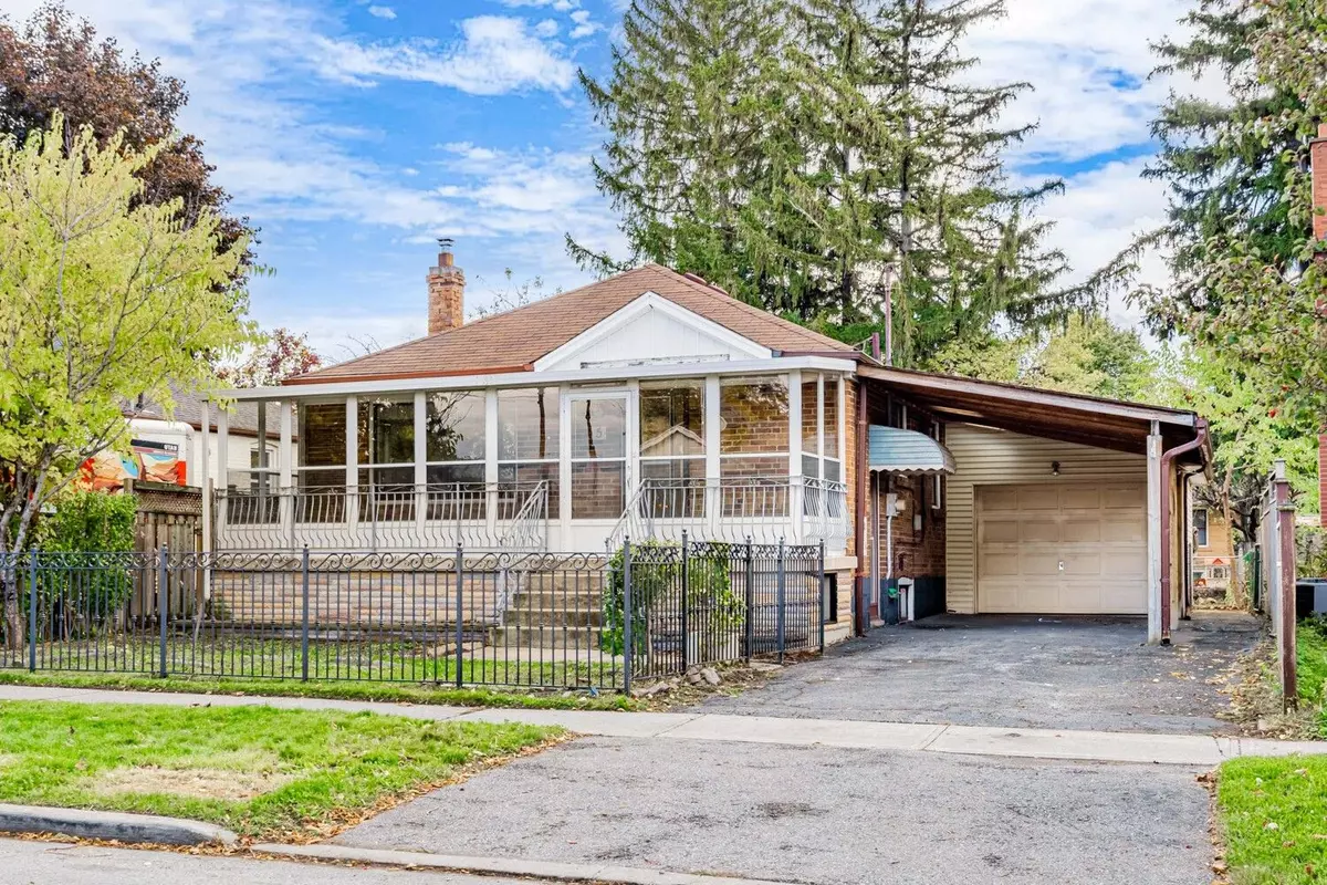 Toronto E04, ON M1P 1C5,5 Mcgregor RD