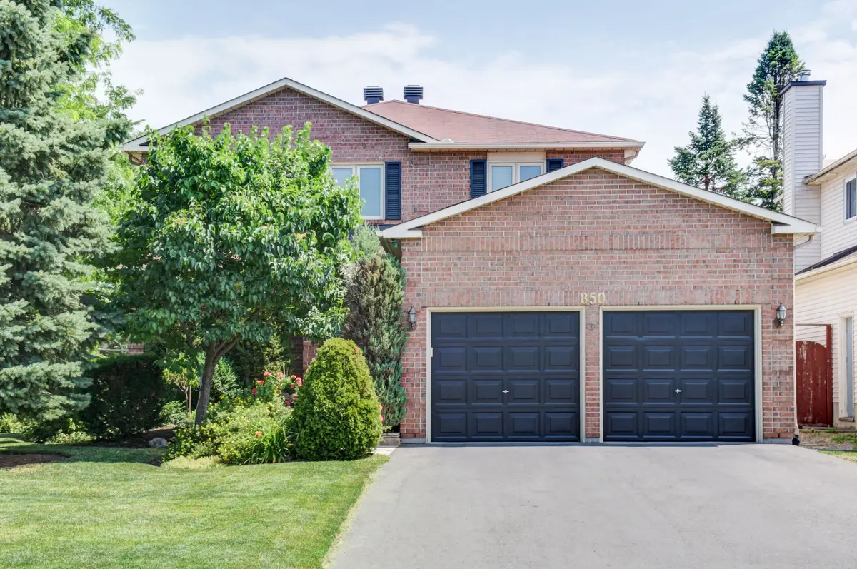 Orleans - Cumberland And Area, ON K4A 2M9,850 ADENCLIFFE DR