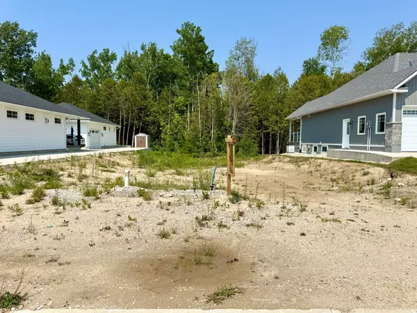 Saugeen Shores, ON N0H 2L0,17 Lakeforest DR