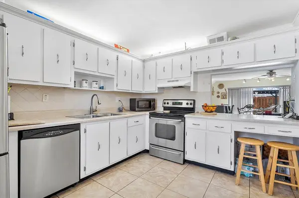 Davie, FL 33317,7326 SW 25th Ct #16