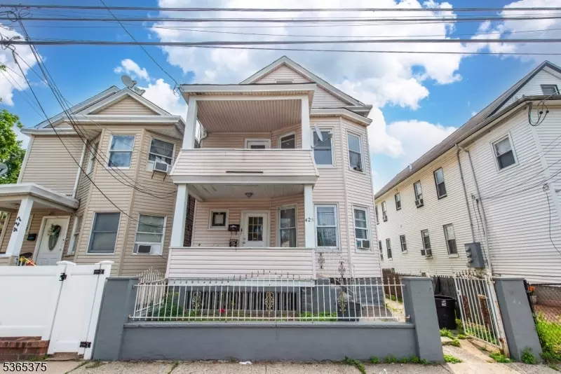 Paterson City, NJ 07514,429 E 23Rd St