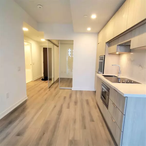 Toronto C10, ON M4P 0G1,39 Roehampton AVE #2502