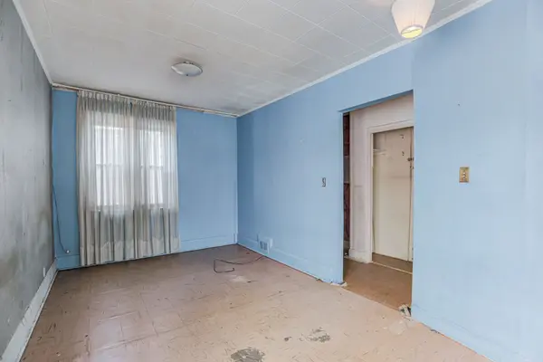 Toronto W04, ON M6E 2M2,216 Livingstone AVE