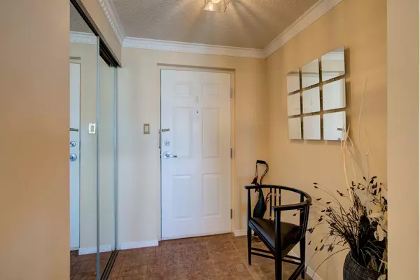 Kingston, ON K7M 7T3,257 Bath RD #1004