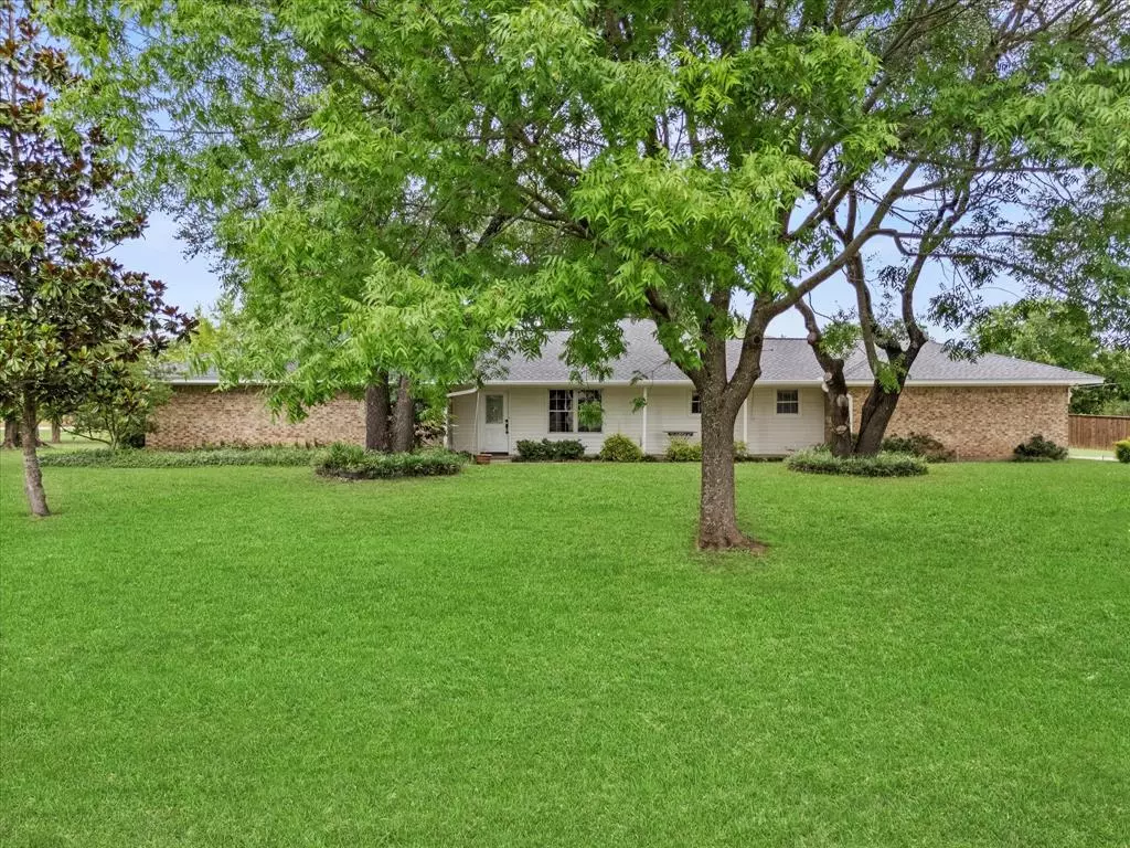 Oak Leaf, TX 75154,119 Locust Court