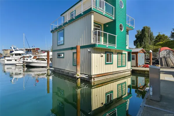 Esquimalt, BC V9A 5S1,445 HEAD St #FH19