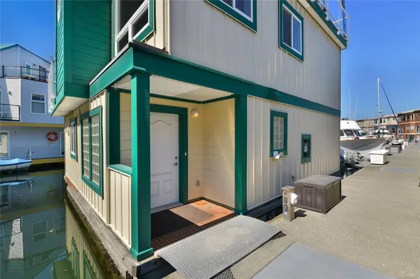 Esquimalt, BC V9A 5S1,445 HEAD St #FH19