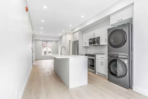 Carlington - Central Park, ON K1Z 8G6,1267 Summerville AVE #8