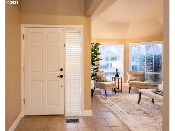 3151 WOLF MEADOWS LN, Eugene, OR 97408