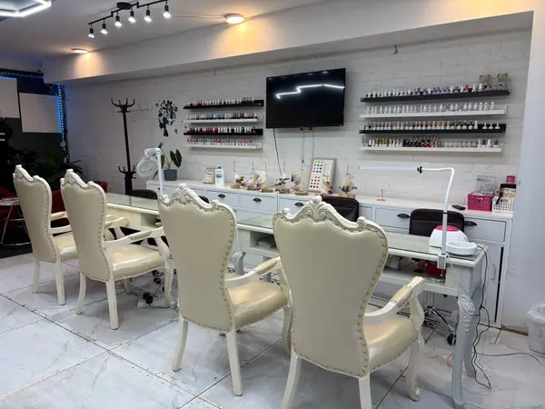 Toronto C01, ON M6H 1B6,1116 College ST #main