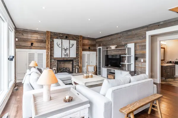 Muskoka Lakes, ON P0C 1A0,1064 Long Lake RD