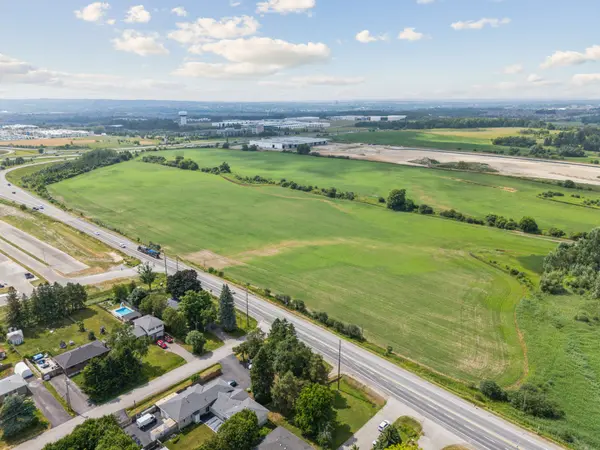 2154 Aurora RD, Whitchurch-stouffville, ON L4A 2H1