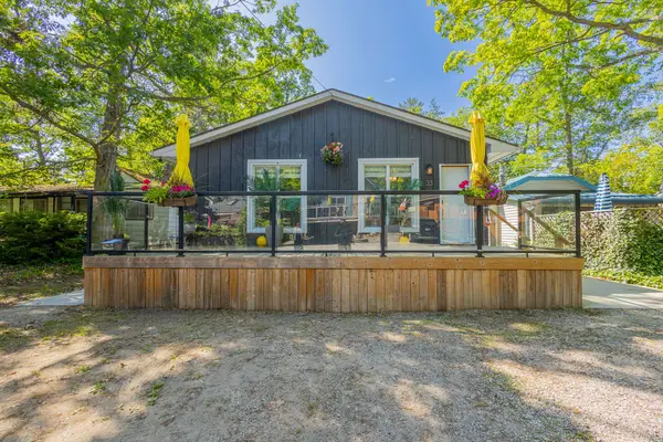 Lambton Shores, ON N0M 1T0,33 Elmwood AVE