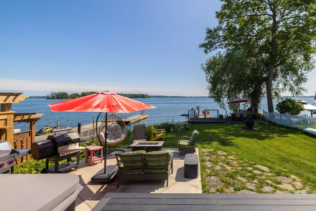 Leeds And The Thousand Islands, ON K7G 2V4,35 Sturtivans LN