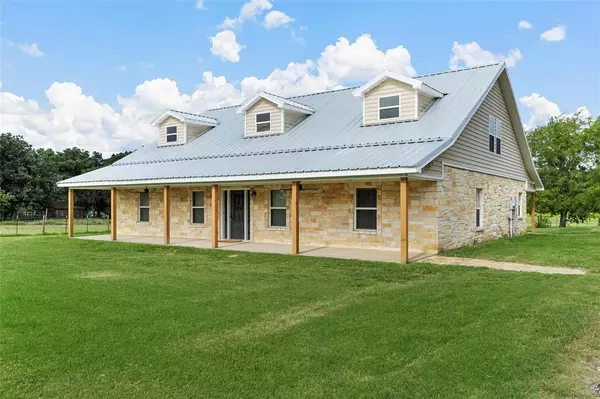 Wortham, TX 76693,107 S Highway 14