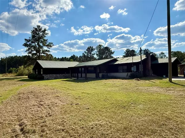 Zavalla, TX 75980,28654 S US Highway 69