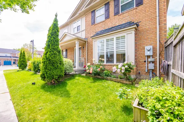 Milton, ON L9T 6Y1,1079 Clark BLVD