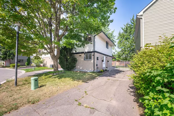 Brampton, ON L6S 2J4,20 Greenhills SQ