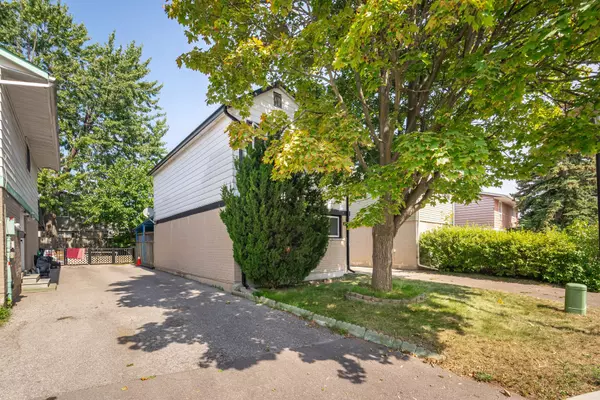 Brampton, ON L6S 2J4,20 Greenhills SQ