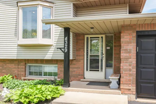 Lincoln, ON L0R 1B6,4329 Concord AVE