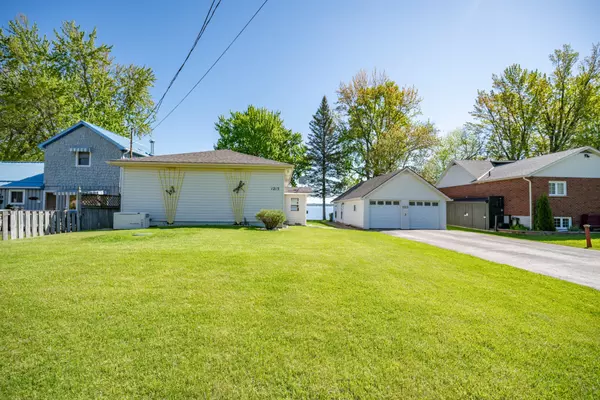 Laurentian Valley, ON K8A 7M9,1215 Burns DR