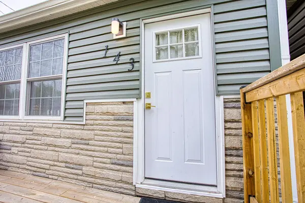 Hamilton, ON L8H 3H6,143 McAnulty BLVD